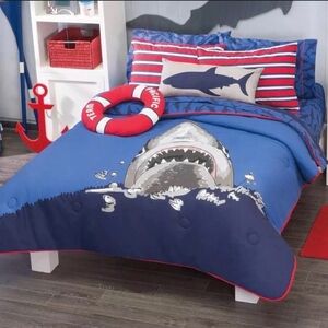 SHARK ATTACK REVERSIBLE COMFORTER SET 3 PCS TWIN SIZE